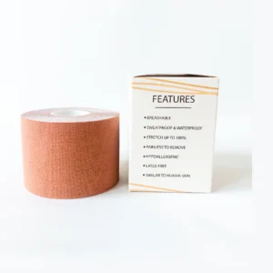 DreamGlow Boob Tape 5cm in bronze op neutrale achtergrond