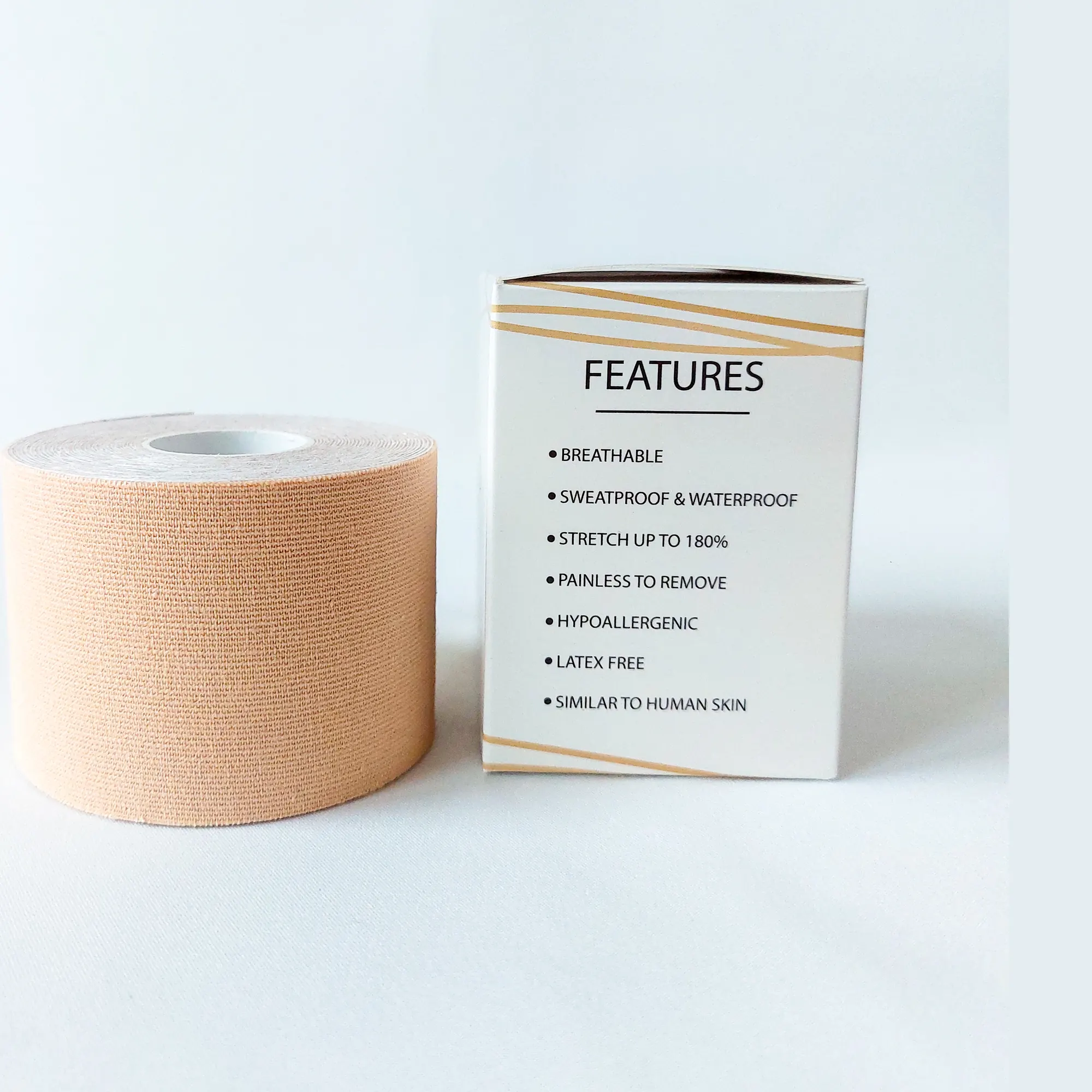 DreamGlow Boob Tape 5cm in sandy beige op neutrale achtergrond