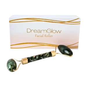 DreamGlow Gezichtsroller in jade detailopname van het materiaal